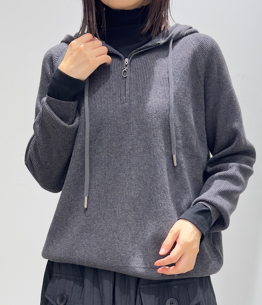 リブニットフーディ