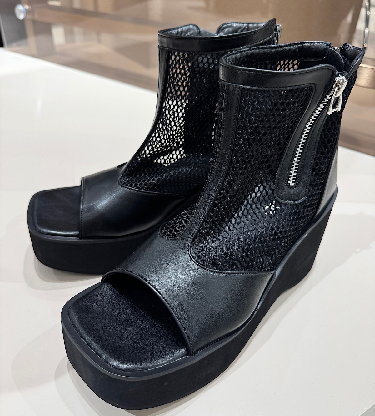 【予約商品】メッシュブーツサンダル