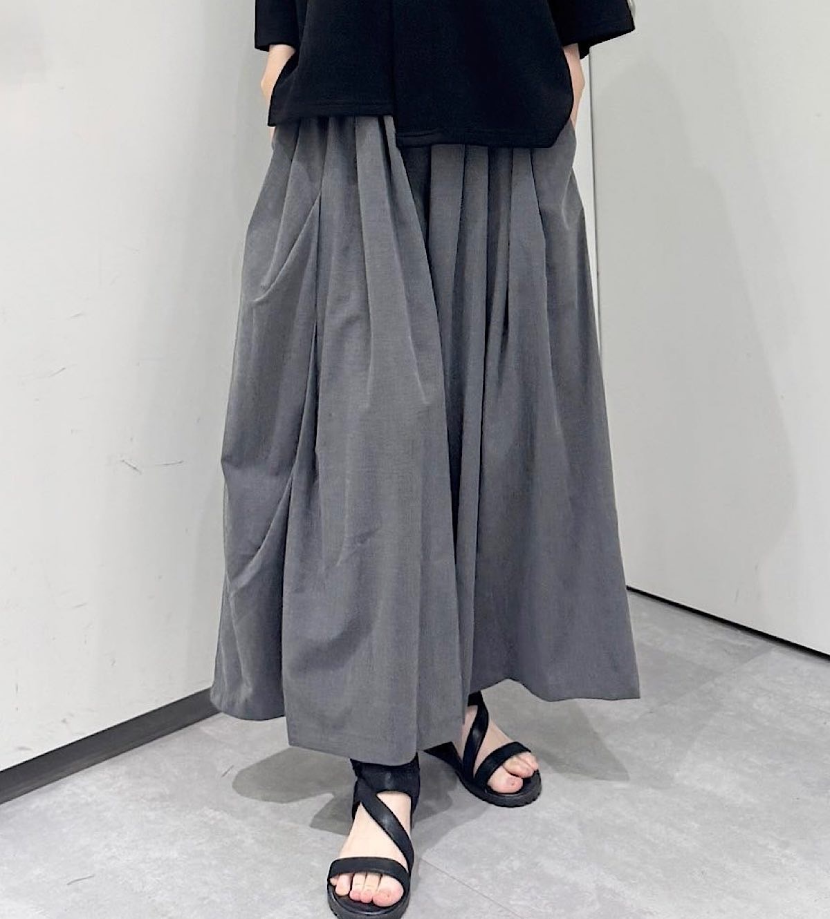タックデザインワイドパンツ