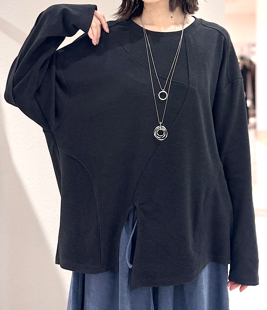 裾スリットデザインカットソー