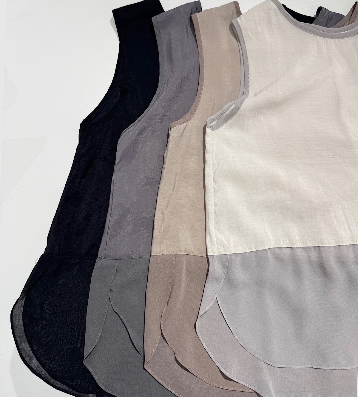 裾出しインナータンクトップ