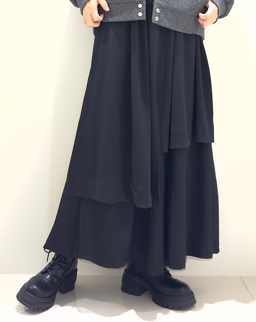 チュール使いレイヤードパンツ