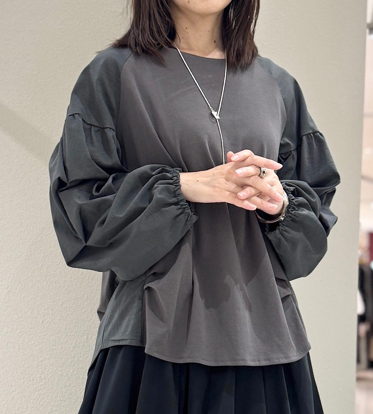袖ギャザーカットソー