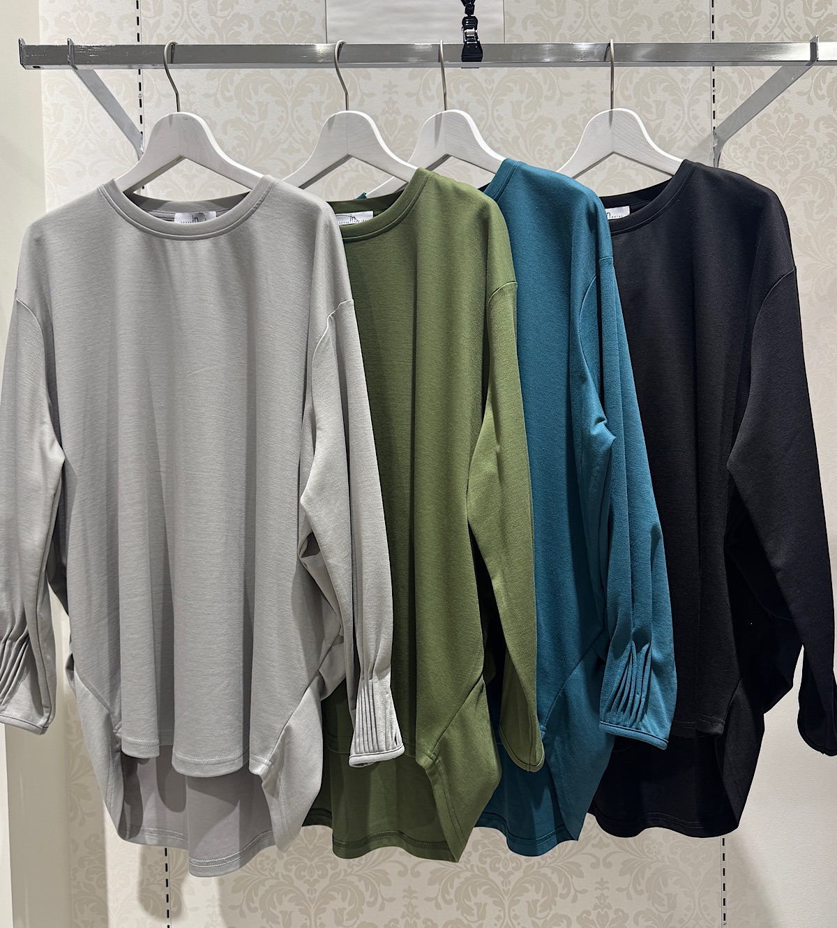 袖口ピンタックロングテールチュニック