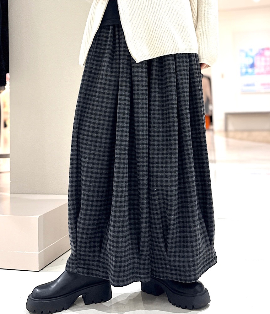 裾タックチェックパンツ