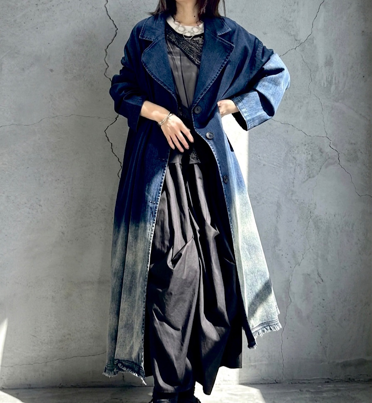 【予約商品】グラデーションデニムロングコート