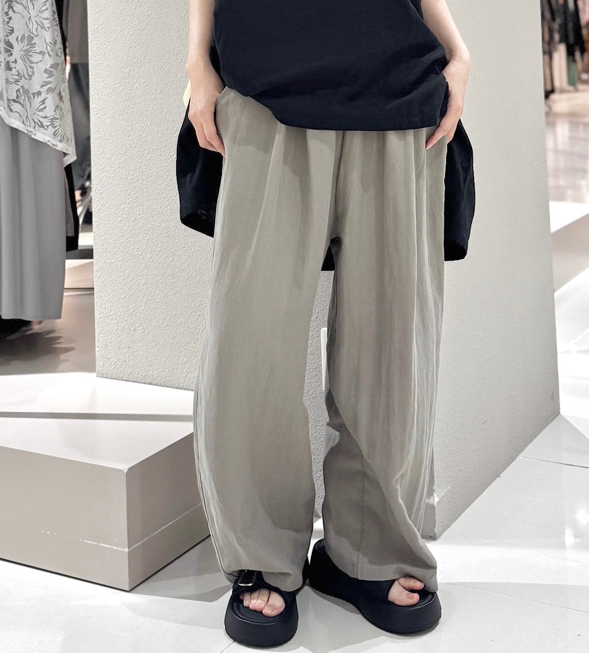 麻混タックストレートパンツ