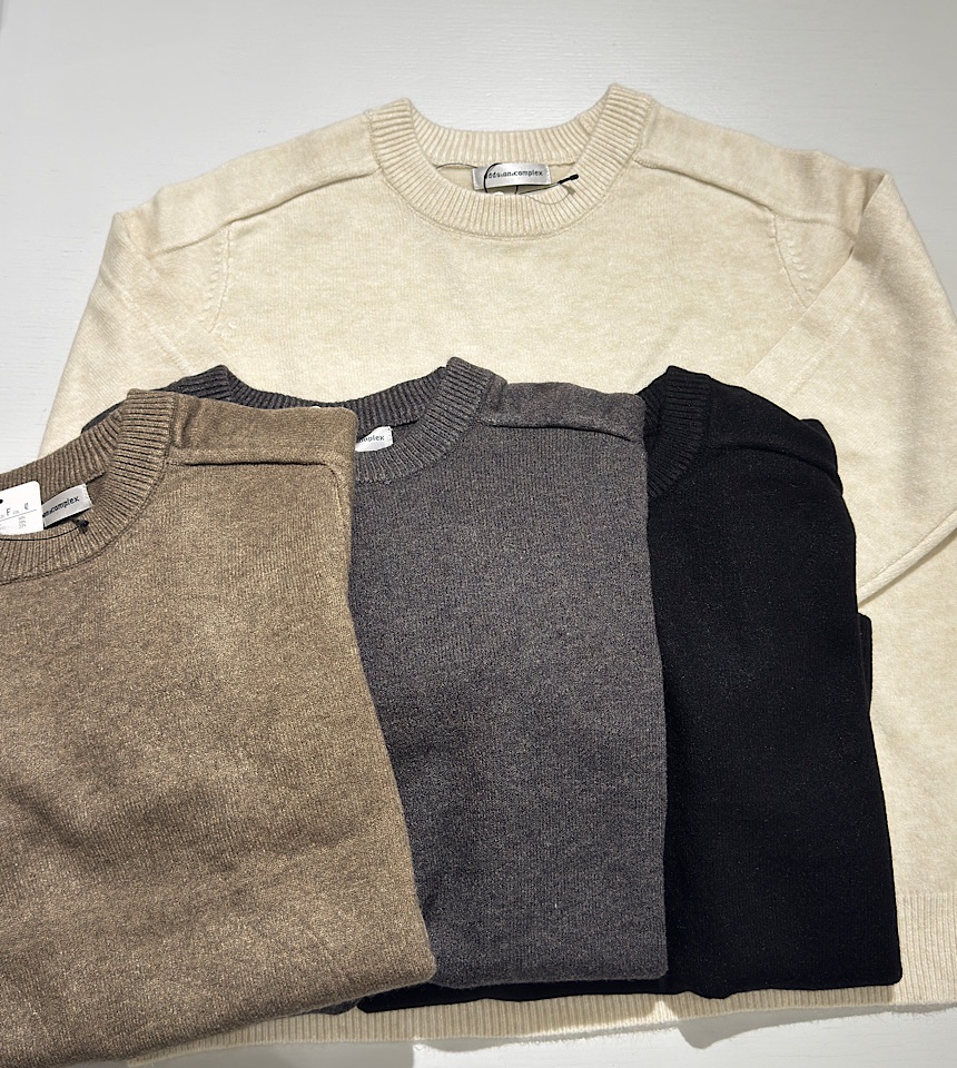 クルーネックニットプルオーバー