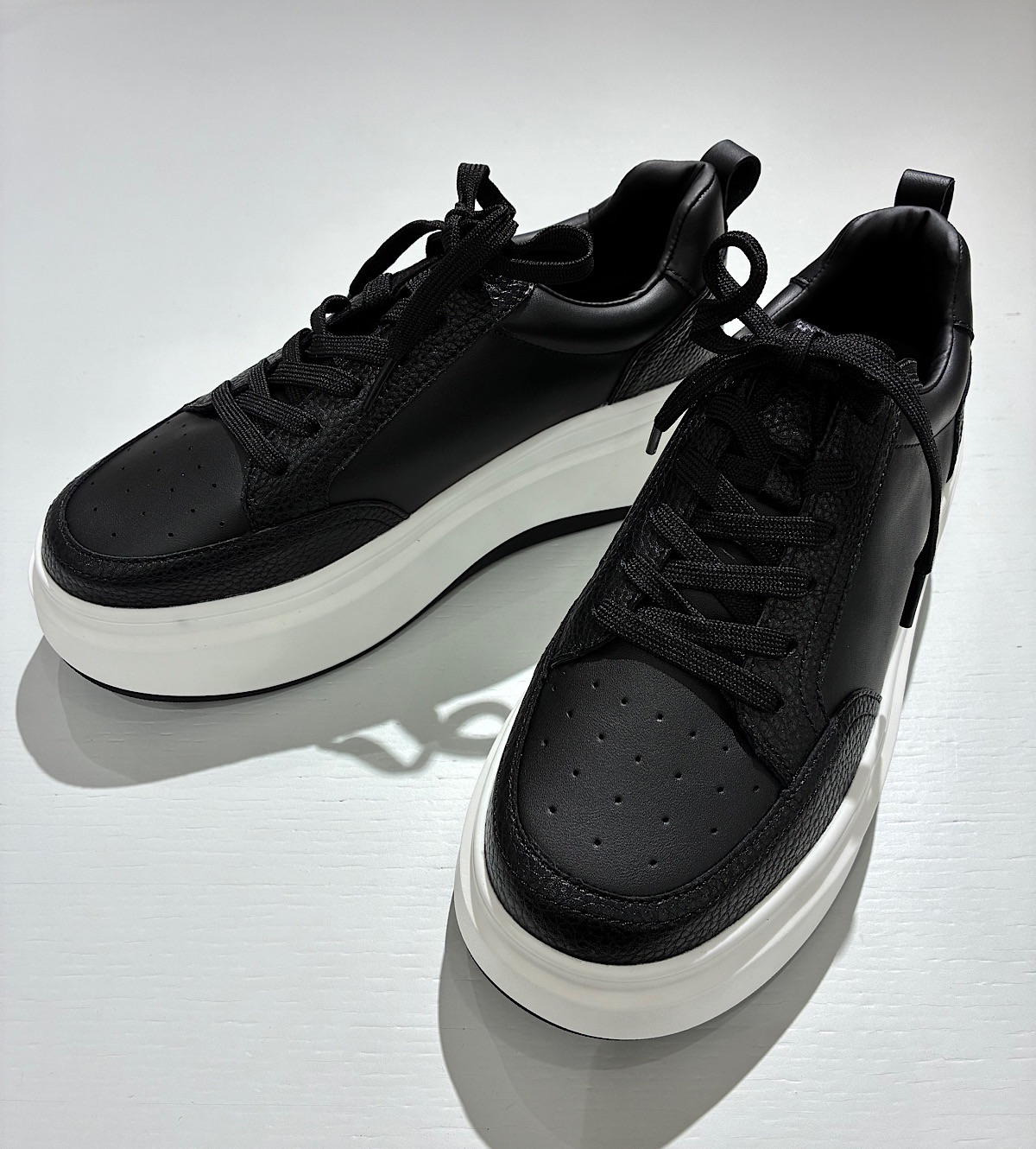 厚底スニーカー