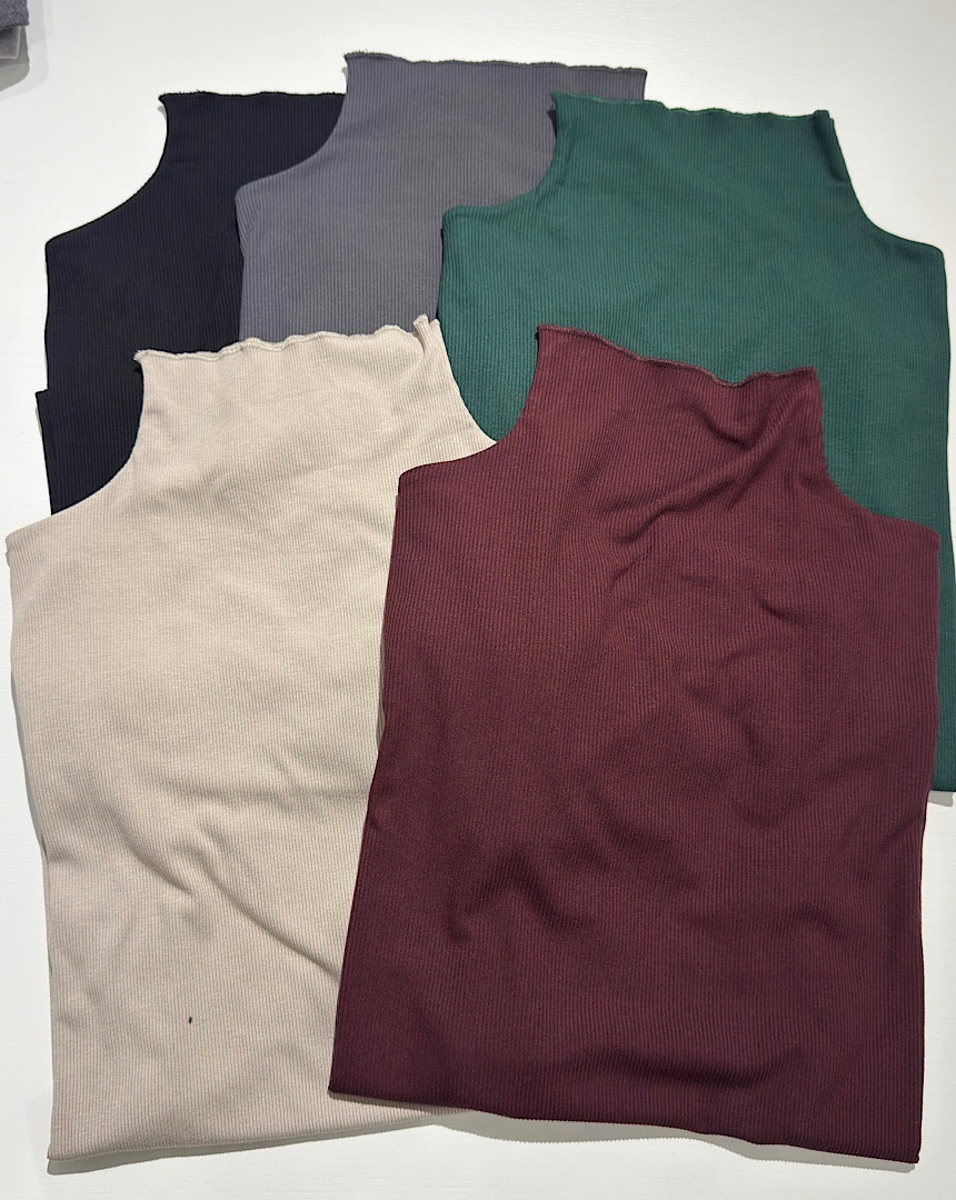 定番ボトルネックインナー