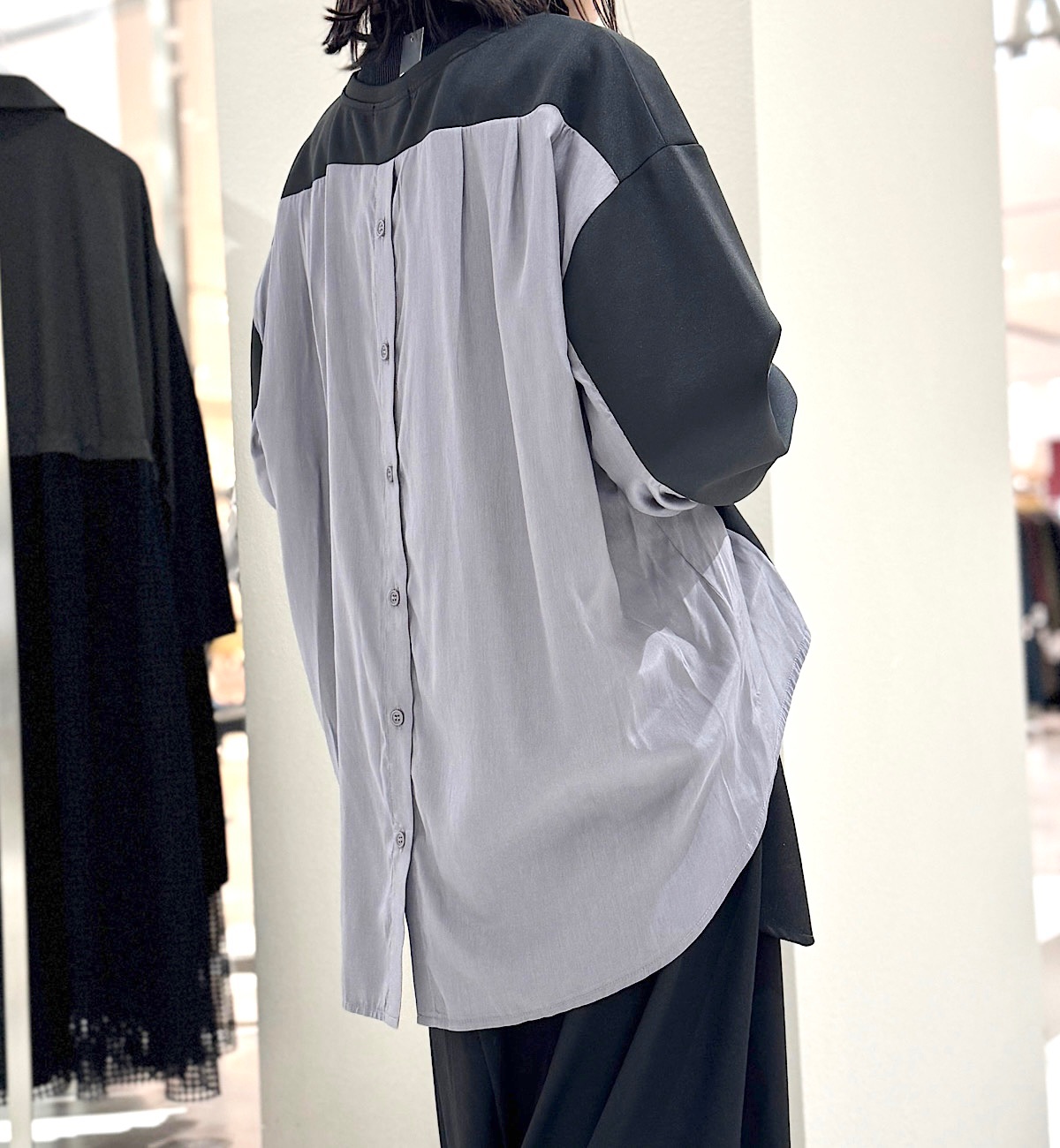 後ろボタン異素材ドッキングカットソー