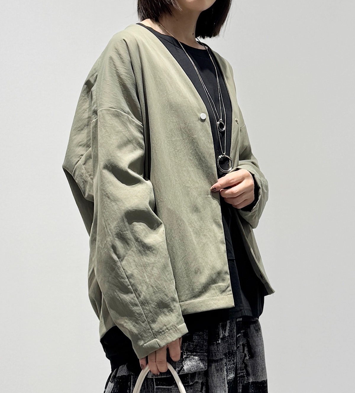 Vネックジャケット
