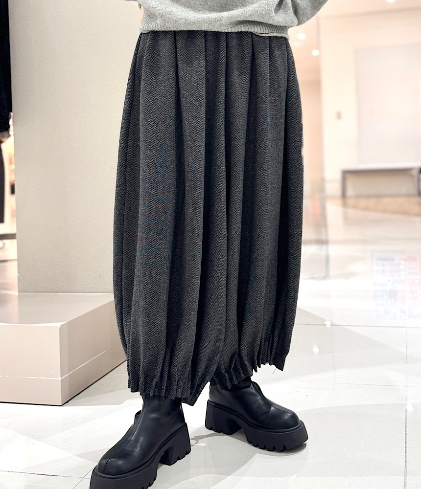 裾ジャムタックパンツ